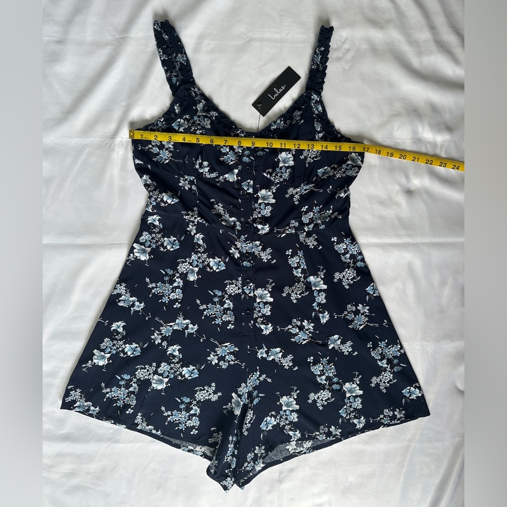 NWT Lulus With Sweetness Floral Print Ruffled Romper - Navy Blue - M - Picture 9 of 15